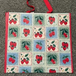 TJMaxx HomeGoods Marshall’s Reusable Shopping Tote Bag Strawberry Basket Theme